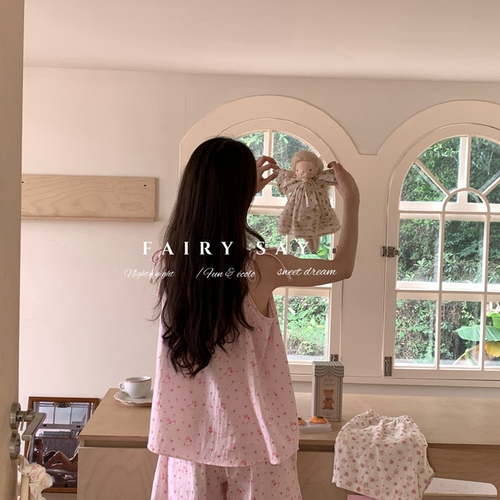 91家纺网 家纺一手货源 找家纺 妍景家居生活馆 2025新款纱布吊带套装 粉色小马