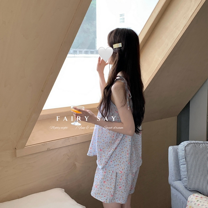 91家纺网 家纺一手货源 找家纺 妍景家居生活馆 2025新款纱布吊带套装 蓝底碎花