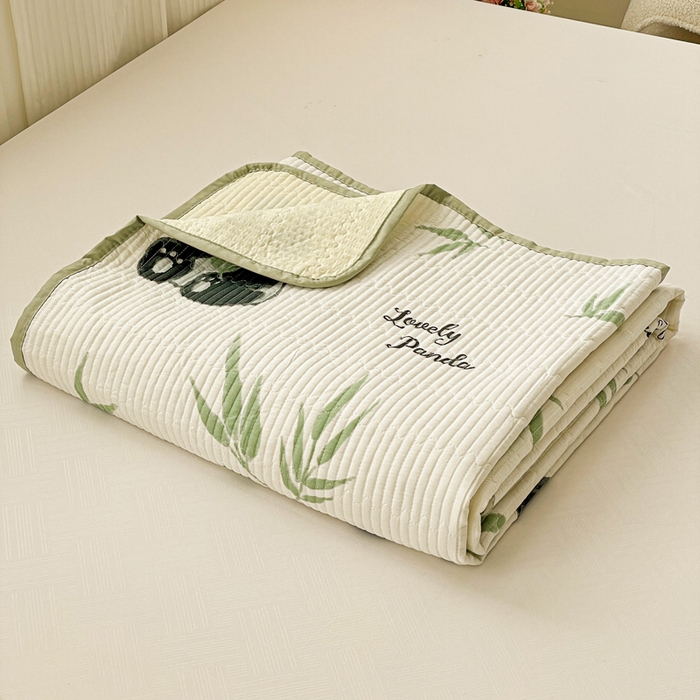 91家纺网 家纺一手货源 找家纺 富馨莱 2025春夏新款纯棉夹棉单床盖床盖单件薄床垫 熊猫团子