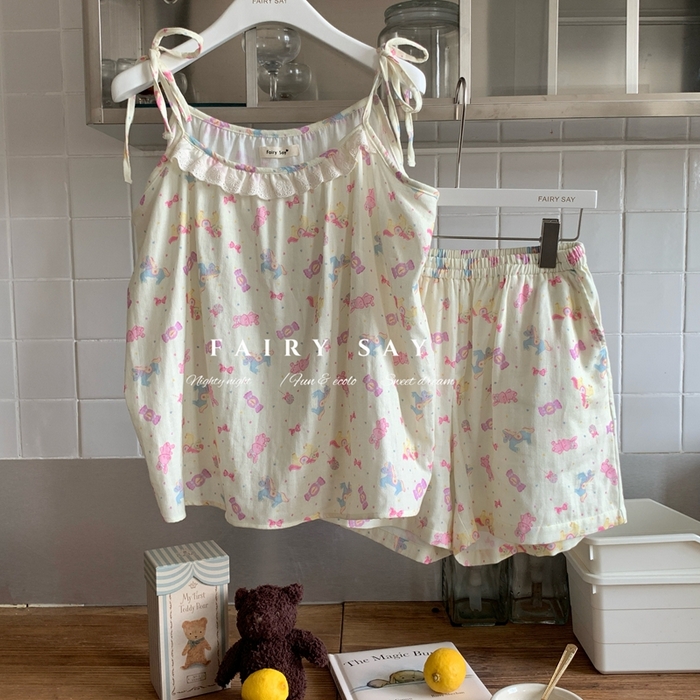 91家纺网 家纺一手货源 找家纺 妍景家居生活馆 2025新款纱布吊带套装 碎花蝴蝶