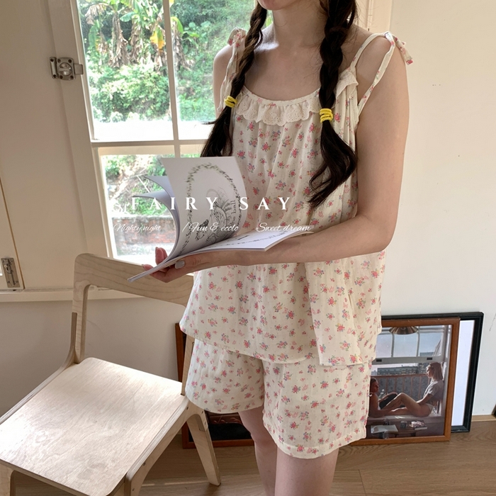 91家纺网 家纺一手货源 找家纺 妍景家居生活馆 2025新款纱布吊带套装 碎花蝴蝶