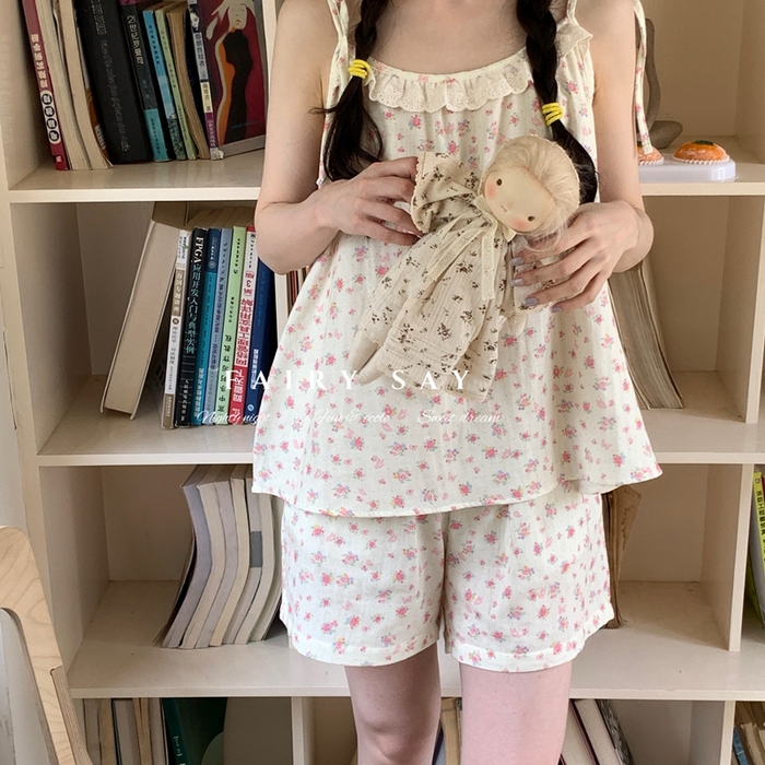 91家纺网 家纺一手货源 找家纺 妍景家居生活馆 2025新款纱布吊带套装 碎花蝴蝶