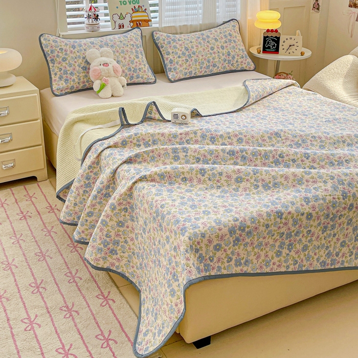 91家纺网 家纺一手货源 找家纺 富馨莱 2025春夏新款纯棉夹棉单床盖床盖单件薄床垫 紫藤花开