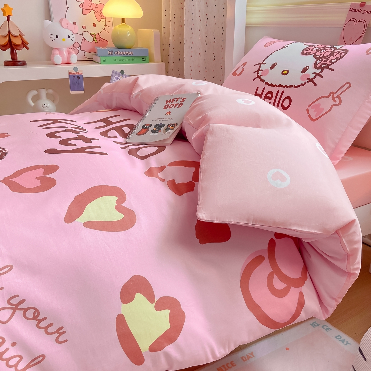 91家纺网 家纺一手货源 找家纺 博雅 2025春夏新款三丽鸥全棉纯棉卡通学生宿舍三件套上下铺三件套-大版【含防伪标】 甜酷KT