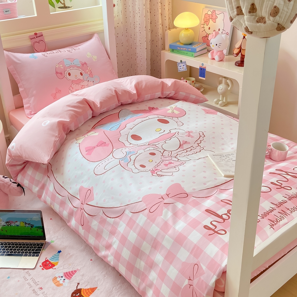 91家纺网 家纺一手货源 找家纺 博雅 2025春夏新款三丽鸥全棉纯棉卡通学生宿舍三件套上下铺三件套-大版【含防伪标】 玩偶美乐蒂