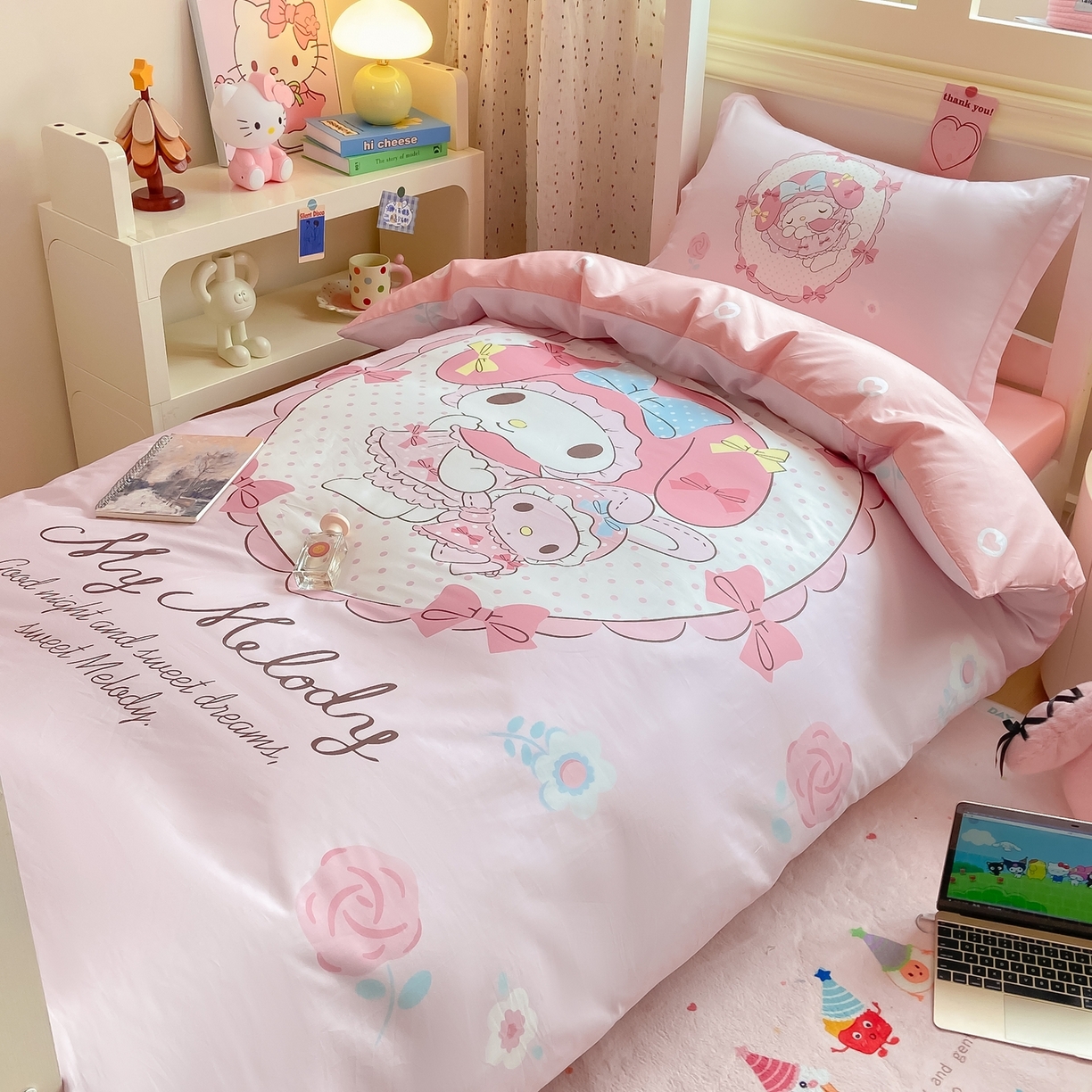 91家纺网 家纺一手货源 找家纺 博雅 2025春夏新款三丽鸥全棉纯棉卡通学生宿舍三件套上下铺三件套-大版【含防伪标】 小花美乐蒂