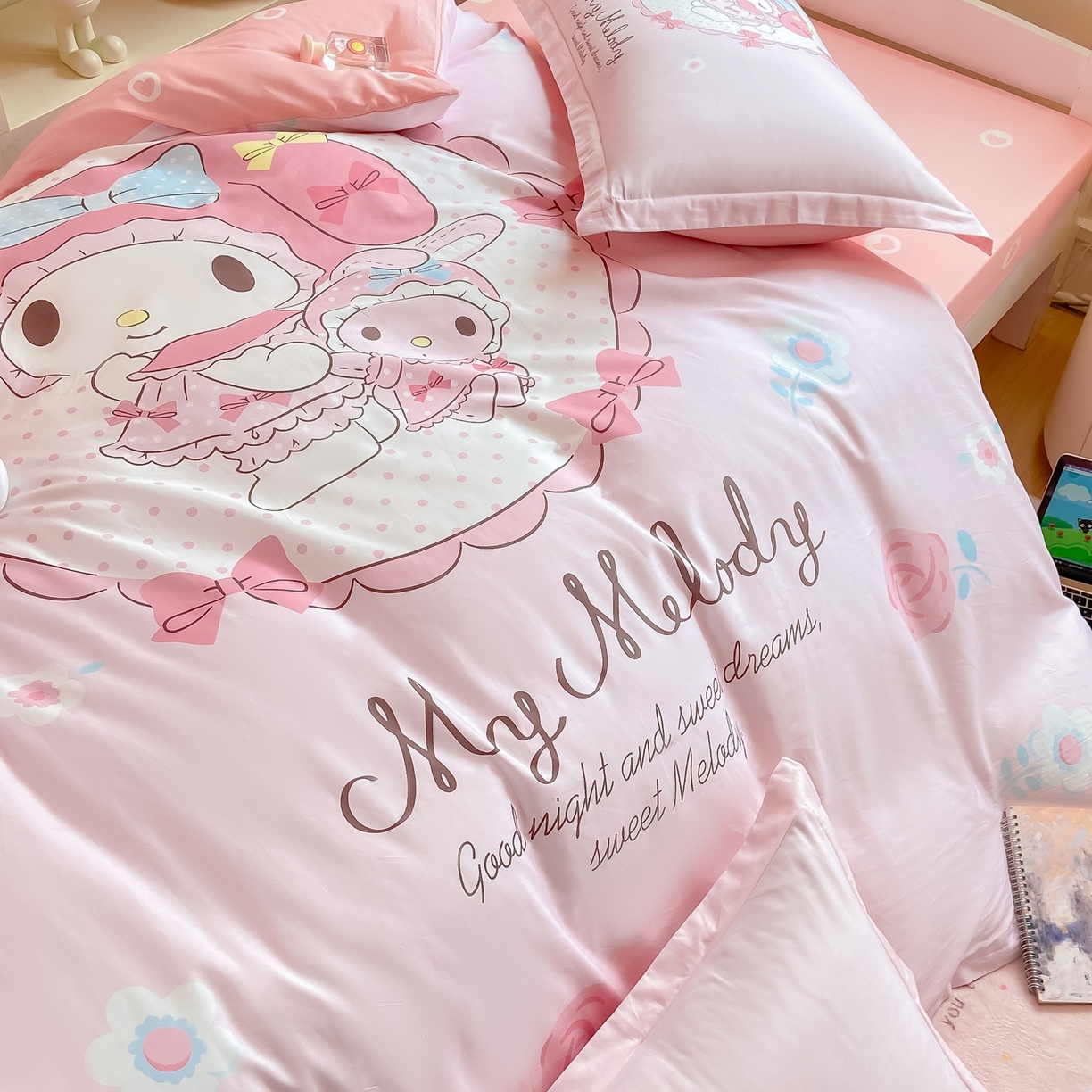 91家纺网 家纺一手货源 找家纺 博雅 2025春夏新款三丽鸥全棉纯棉卡通学生宿舍三件套上下铺三件套-大版【含防伪标】 小花美乐蒂