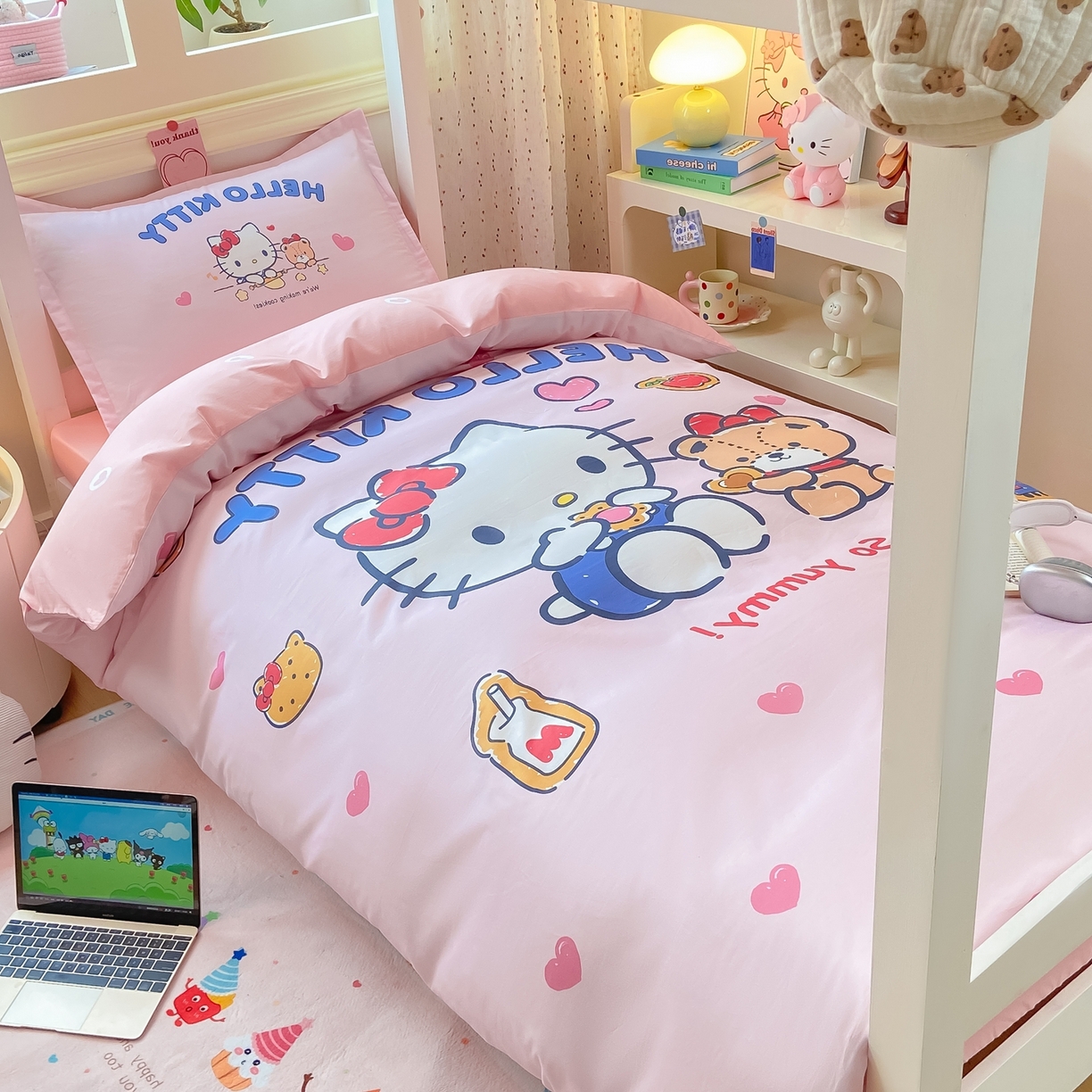 91家纺网 家纺一手货源 找家纺 博雅 2025春夏新款三丽鸥全棉纯棉卡通学生宿舍三件套上下铺三件套-大版【含防伪标】 小熊KT猫