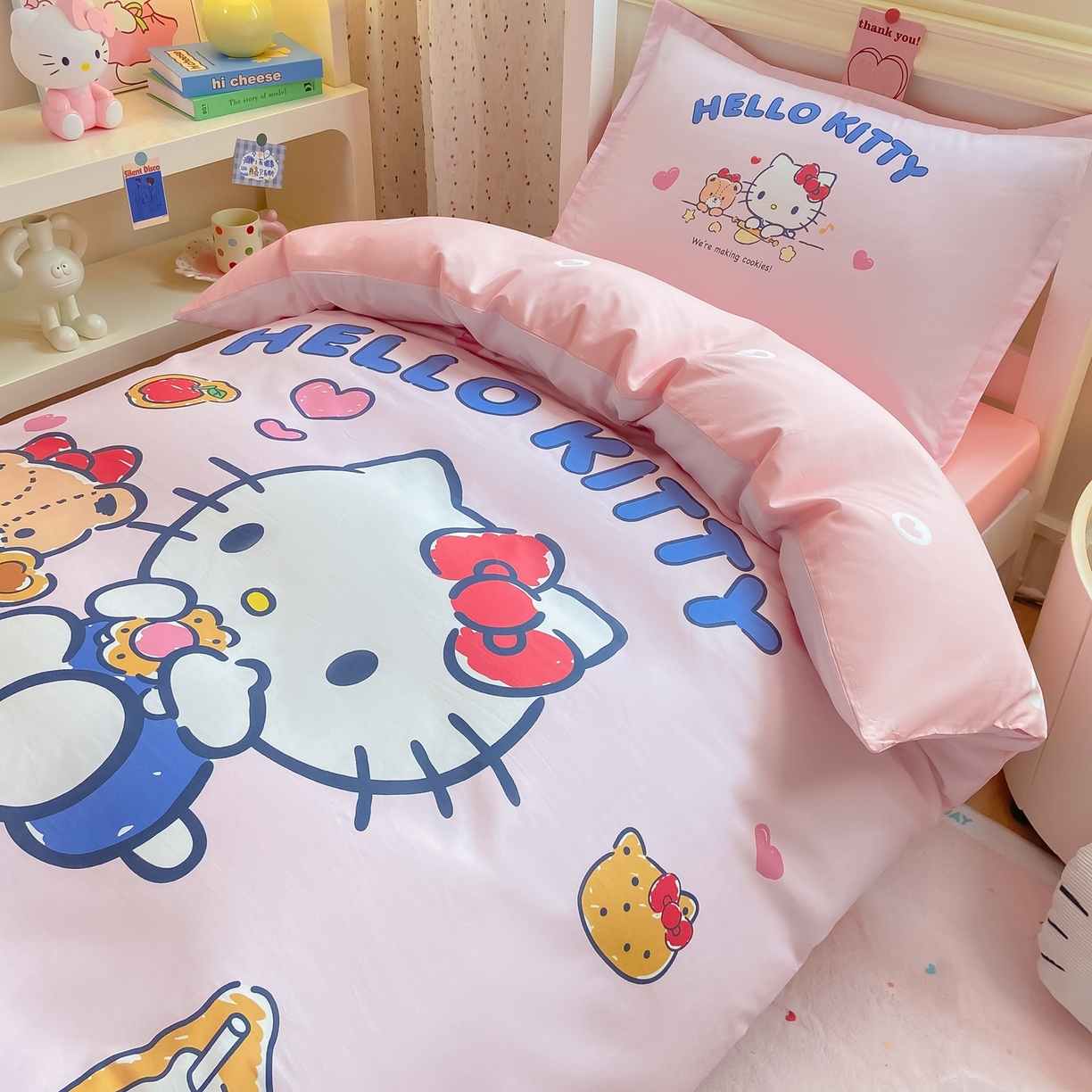 91家纺网 家纺一手货源 找家纺 博雅 2025春夏新款三丽鸥全棉纯棉卡通学生宿舍三件套上下铺三件套-大版【含防伪标】 小熊KT猫