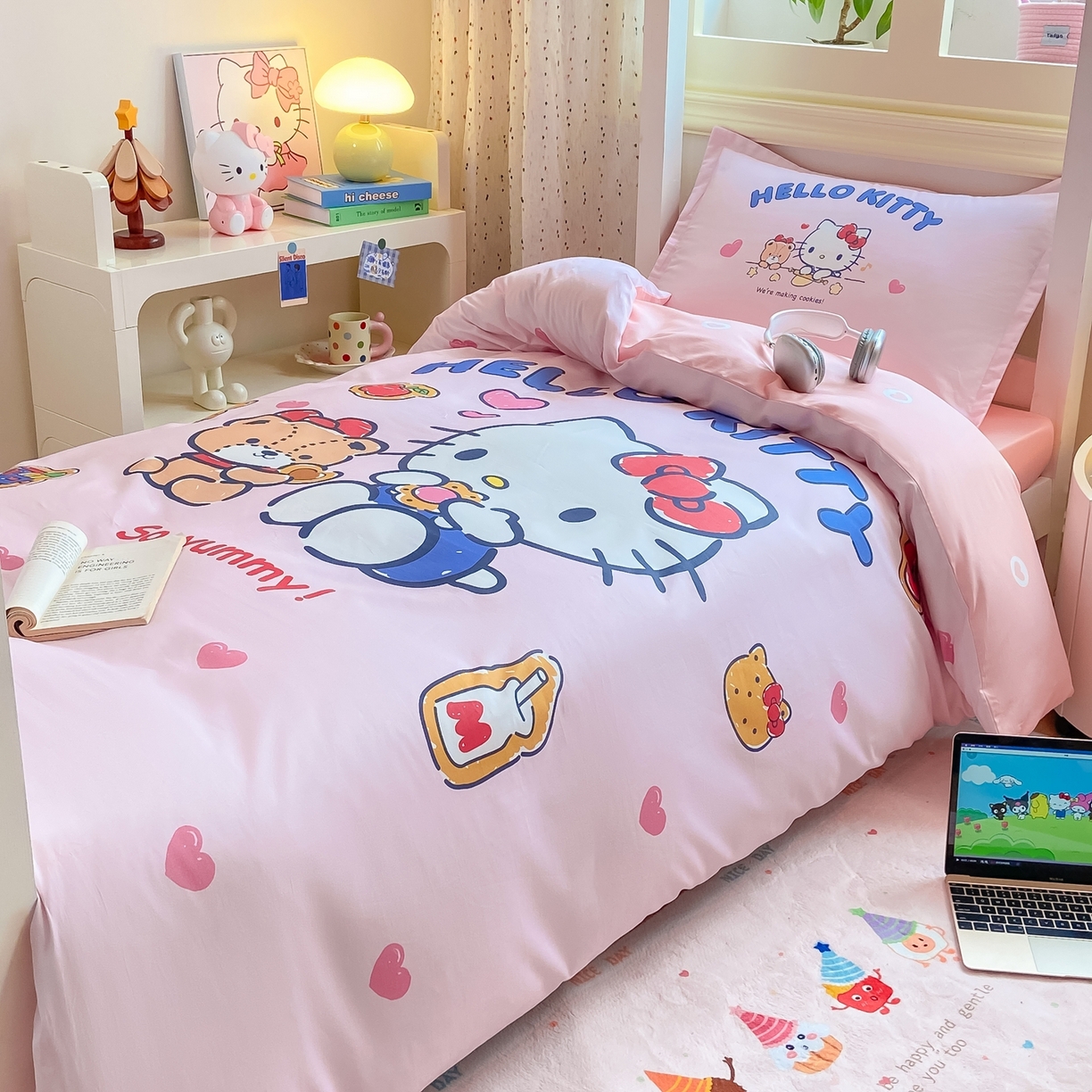 91家纺网 家纺一手货源 找家纺 博雅 2025春夏新款三丽鸥全棉纯棉卡通学生宿舍三件套上下铺三件套-大版【含防伪标】 小熊KT猫