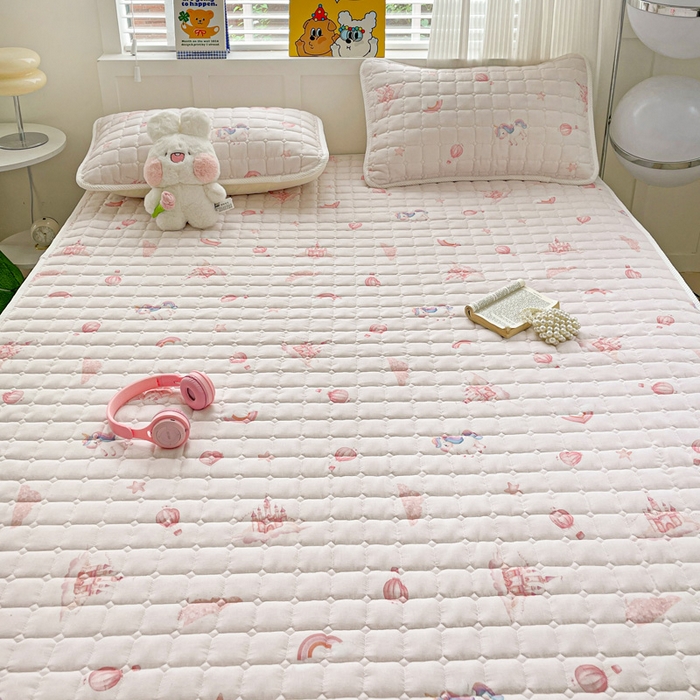 91家纺网 家纺一手货源 找家纺 富馨莱 2025春夏新款纯棉双层纱软床垫护垫加厚 梦幻城堡