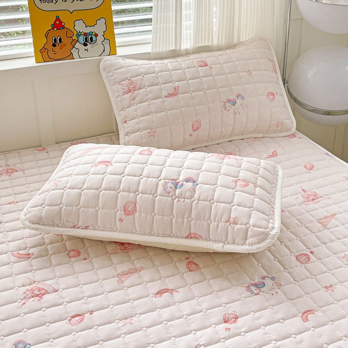 91家纺网 家纺一手货源 找家纺 富馨莱 2025春夏新款纯棉双层纱软床垫护垫加厚 梦幻城堡