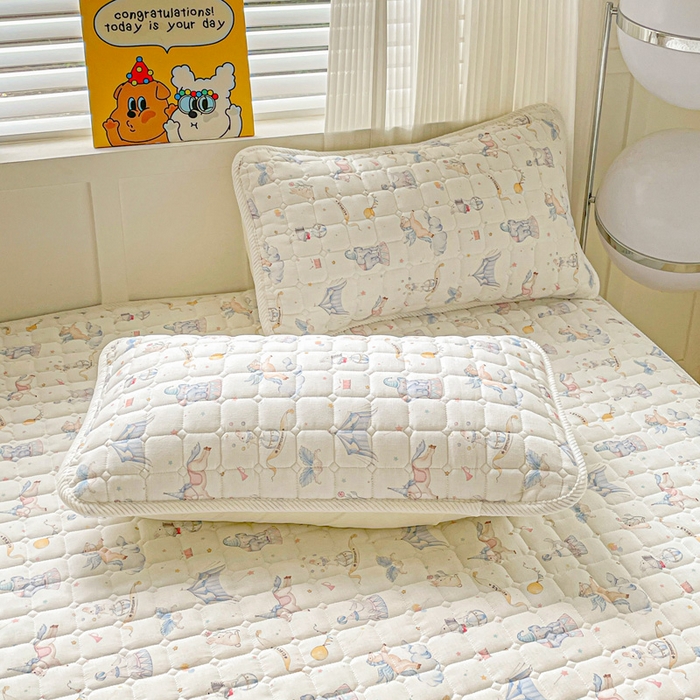 91家纺网 家纺一手货源 找家纺 富馨莱 2025春夏新款纯棉双层纱软床垫护垫加厚 派对乐园