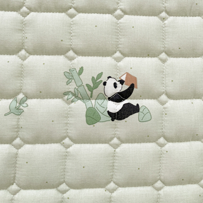 91家纺网 家纺一手货源 找家纺 富馨莱 2025春夏新款纯棉双层纱软床垫护垫加厚 熊猫读书