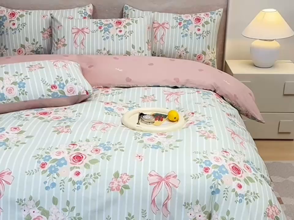 91家纺网 家纺一手货源 找家纺 宇彬家纺 2026直播新款13070全棉纯棉印花床单床笠款四件套和单被套喷气清新简约（缩水足可定做）清婉花语