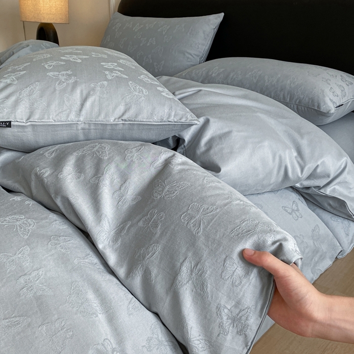 91家纺网 家纺一手货源 找家纺 宜代光年 2025新款厚织全棉大提花小清新系列四件套 蝶梦悠悠-浅蓝