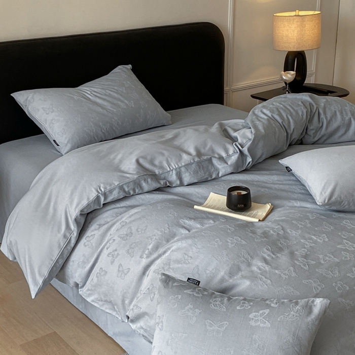 91家纺网 家纺一手货源 找家纺 宜代光年 2025新款厚织全棉大提花小清新系列四件套 蝶梦悠悠-浅蓝