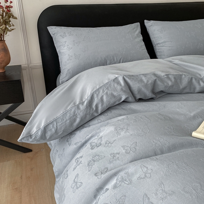 91家纺网 家纺一手货源 找家纺 宜代光年 2025新款厚织全棉大提花小清新系列四件套 蝶梦悠悠-浅蓝