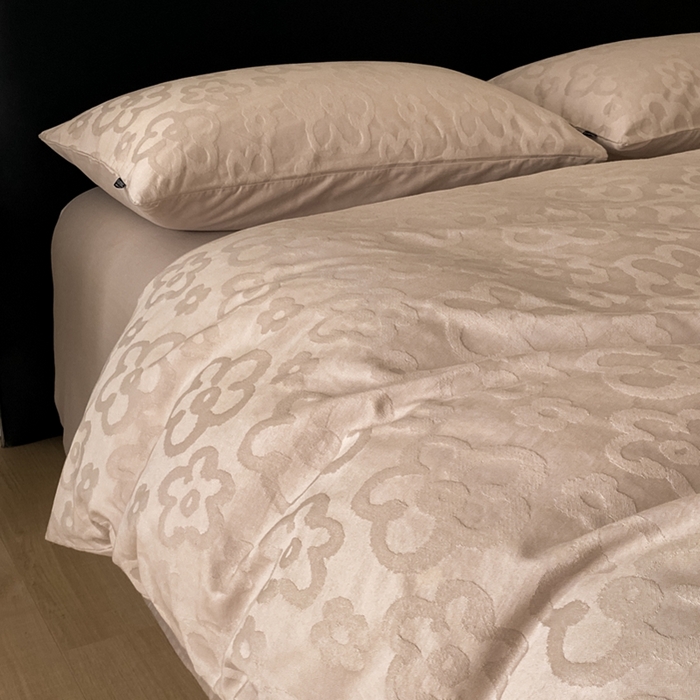 91家纺网 家纺一手货源 找家纺 宜代光年 2025新款厚织全棉大提花小清新系列四件套 朵朵-浅粉