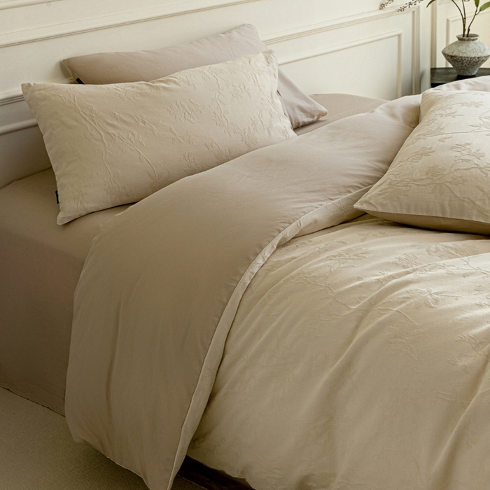 91家纺网 家纺一手货源 找家纺 宜代光年 2025新款厚织全棉大提花极有家系列四件套 花影-奶白