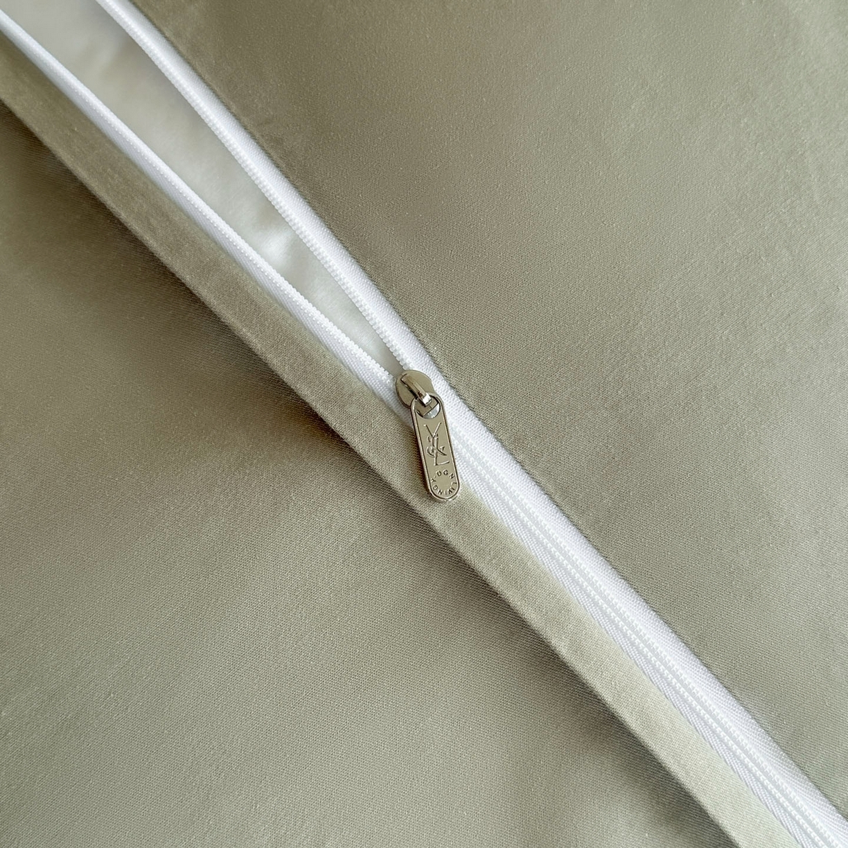 91家纺网 家纺一手货源 找家纺 宜代光年 2025新款厚织全棉大提花系列四件套 柠初-浅绿