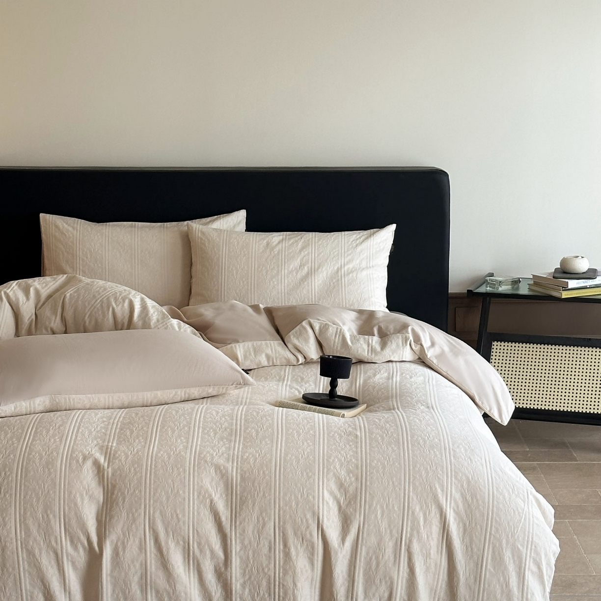 91家纺网 家纺一手货源 找家纺 宜代光年 2025新款厚织全棉大提花系列四件套 森蔓-奶白