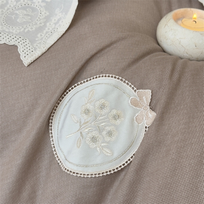 91家纺网 家纺一手货源 找家纺 曼布缇 2025新款A类双层纱花边四件套--浪漫香榭 巧克力色