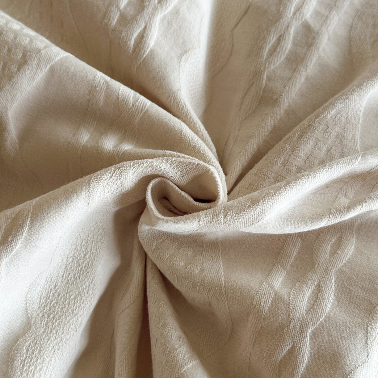 91家纺网 家纺一手货源 找家纺 宜代光年 2025新款厚织全棉大提花系列四件套 阳光少年-奶白