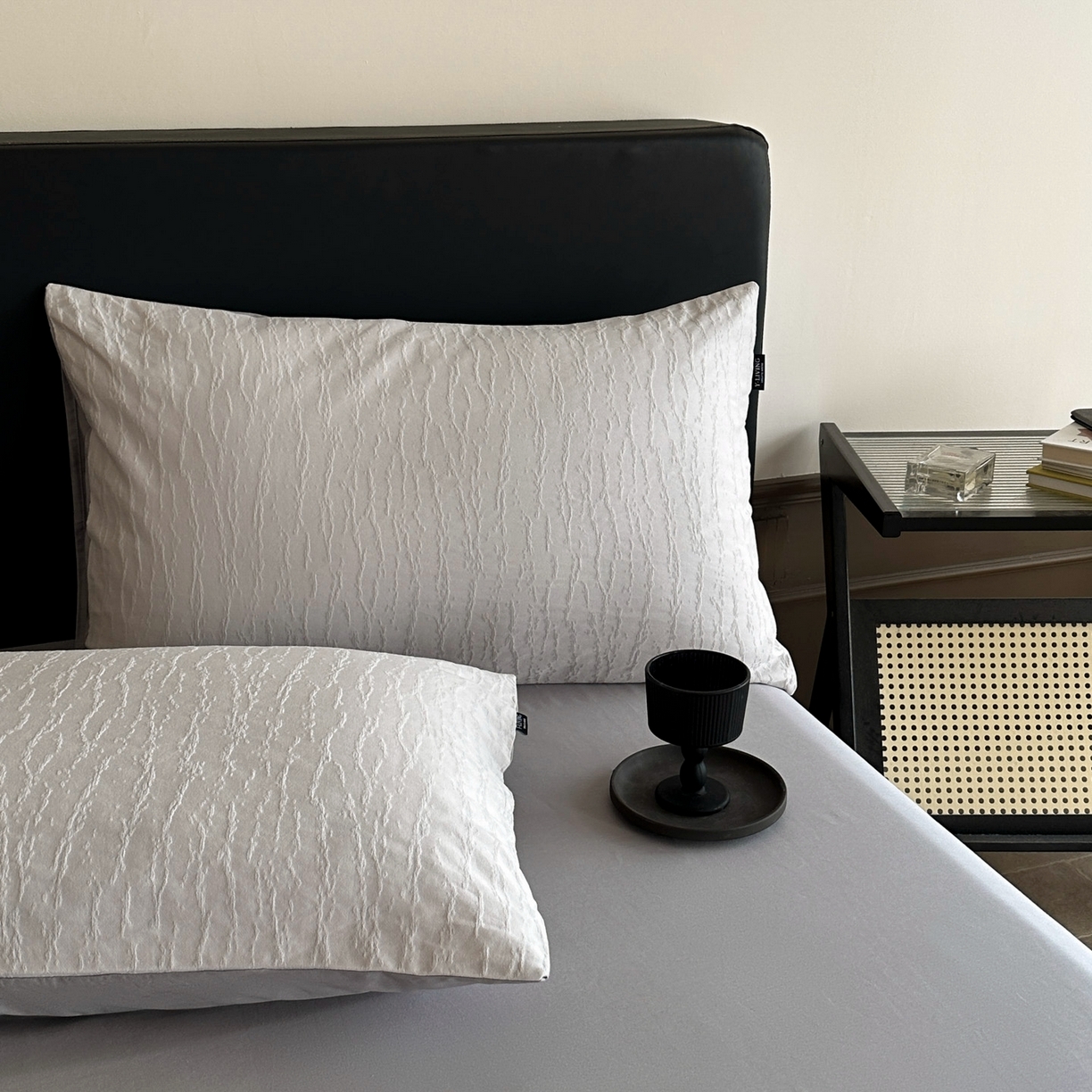 91家纺网 家纺一手货源 找家纺 宜代光年 2025新款厚织全棉大提花系列四件套 雨迢迢-紫灰