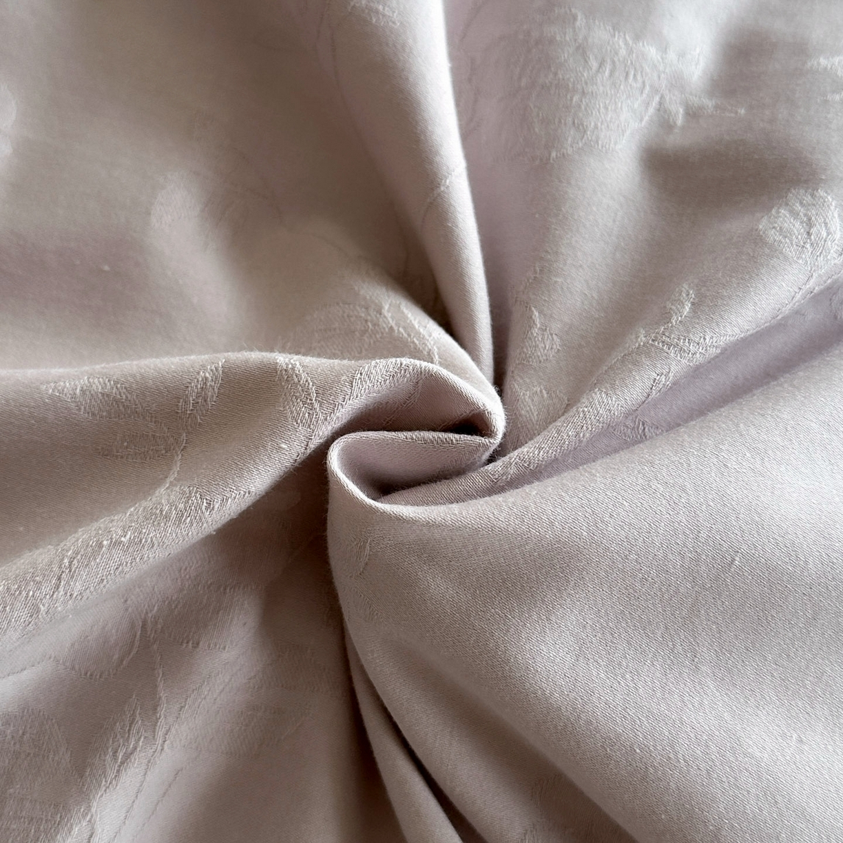 91家纺网 家纺一手货源 找家纺 宜代光年 2025新款厚织全棉大提花系列四件套 荔云花-浅紫