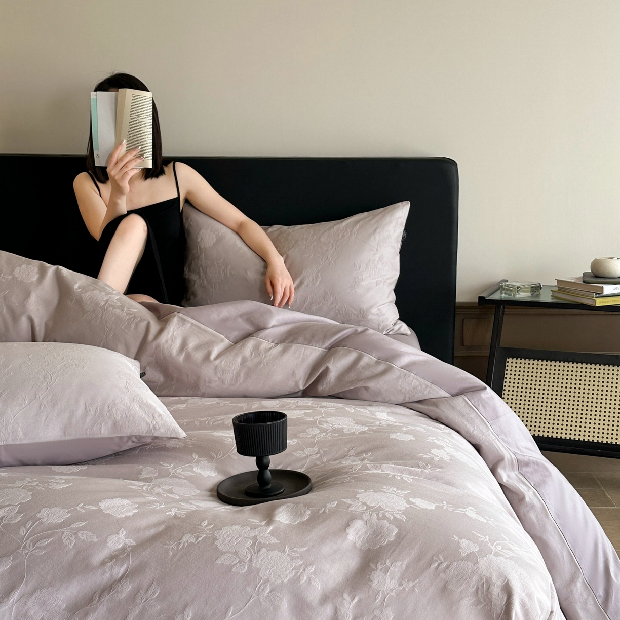 91家纺网 家纺一手货源 找家纺 宜代光年 2025新款厚织全棉大提花系列四件套 荔云花-浅紫