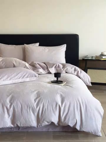 91家纺网 家纺一手货源 找家纺 宜代光年 2025新款厚织全棉大提花系列四件套 荔云花-浅紫