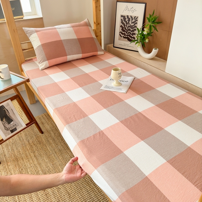 91家纺网 家纺一手货源 找家纺 北欧良品2025新款色织水洗棉学生单品床单 纯棉-蜜粉大格