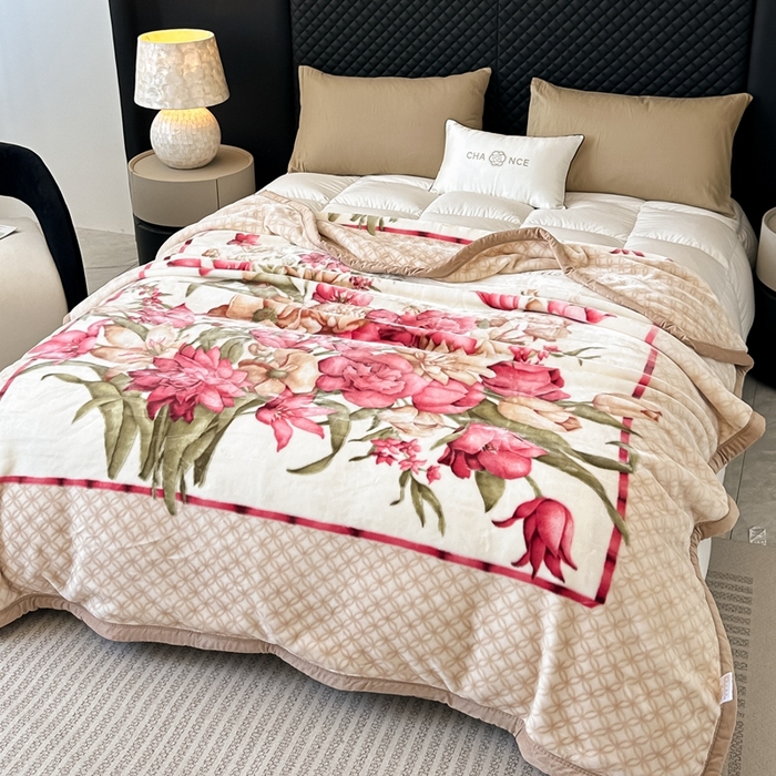 91家纺网 家纺一手货源 找家纺 法莱妮毛毯 2025新款A类双层加厚拉舍尔天丝超柔云毯繁花似锦-米色