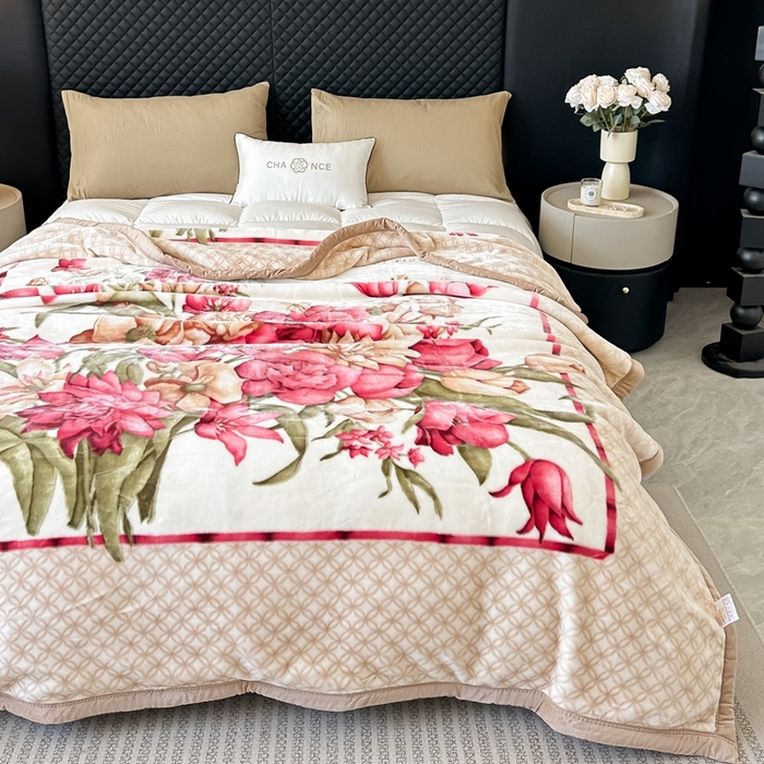 91家纺网 家纺一手货源 找家纺 法莱妮毛毯 2025新款A类双层加厚拉舍尔天丝超柔云毯繁花似锦-米色