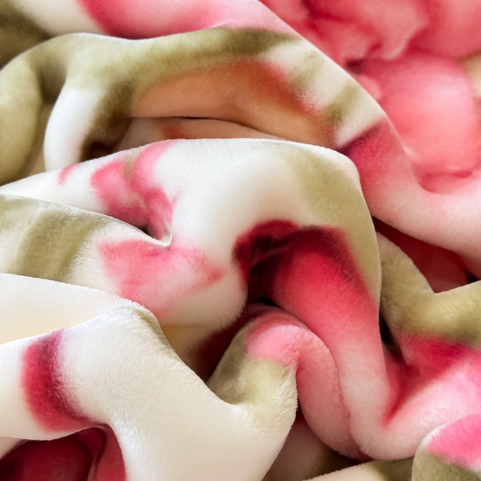 91家纺网 家纺一手货源 找家纺 法莱妮毛毯 2025新款A类双层加厚拉舍尔天丝超柔云毯繁花似锦-米色