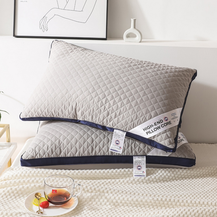 91家纺网 家纺一手货源 找家纺 （总）圣之寐   2025新款新品  格纹冷灰单边双边羽丝绒舒适枕头枕芯