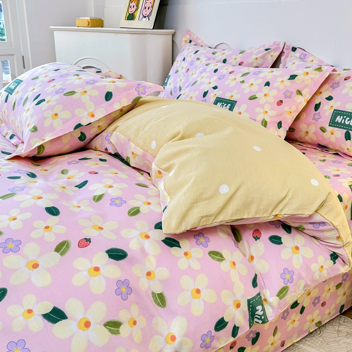 91家纺网 家纺一手货源 找家纺 小叮当家纺仓储工厂店 （爆款花型 长期款 不断货）2025年新款简约条纹卡通花卉全棉纯棉三件套四件套 花满城-粉