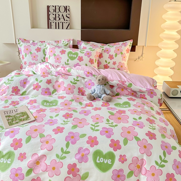 91家纺网 家纺一手货源 找家纺 小叮当家纺仓储工厂店 （爆款花型 长期款 不断货）2025年新款简约条纹卡通花卉全棉纯棉三件套四件套 花夏未央-粉