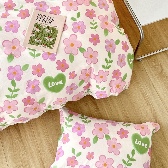 91家纺网 家纺一手货源 找家纺 小叮当家纺仓储工厂店 （爆款花型 长期款 不断货）2025年新款简约条纹卡通花卉全棉纯棉三件套四件套 花夏未央-粉