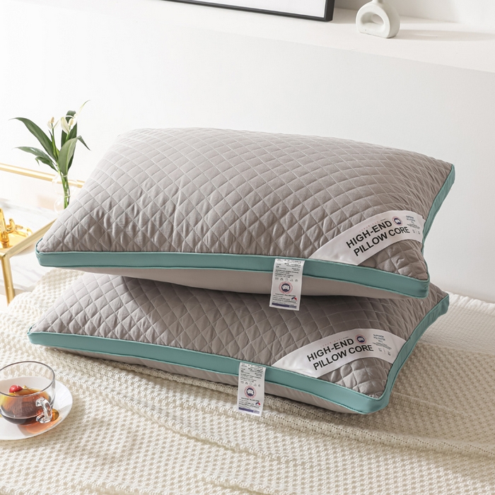 91家纺网 家纺一手货源 找家纺 圣之寐   2025新款新品  格纹冷灰单边双边羽丝绒舒适枕头枕芯 格纹冷灰-宽边灰绿双边低枕重量750克左右 高度15厘米左右