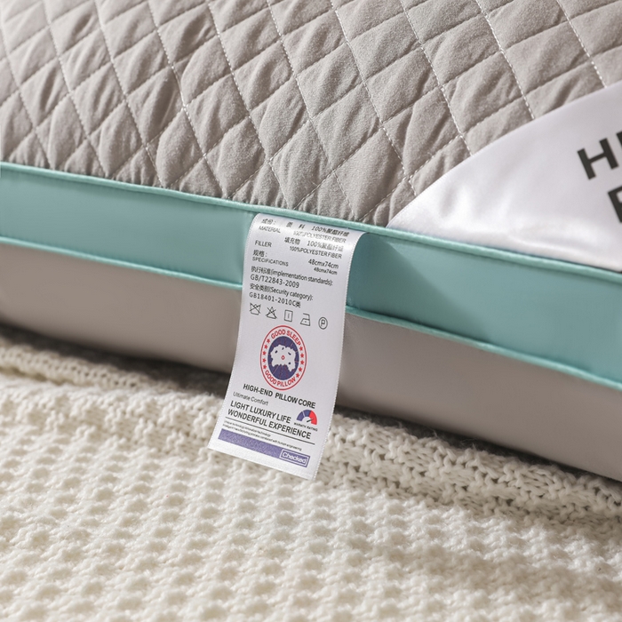 91家纺网 家纺一手货源 找家纺 圣之寐   2025新款新品  格纹冷灰单边双边羽丝绒舒适枕头枕芯 格纹冷灰-宽边灰绿双边中枕重量850克左右 高度18厘米左右