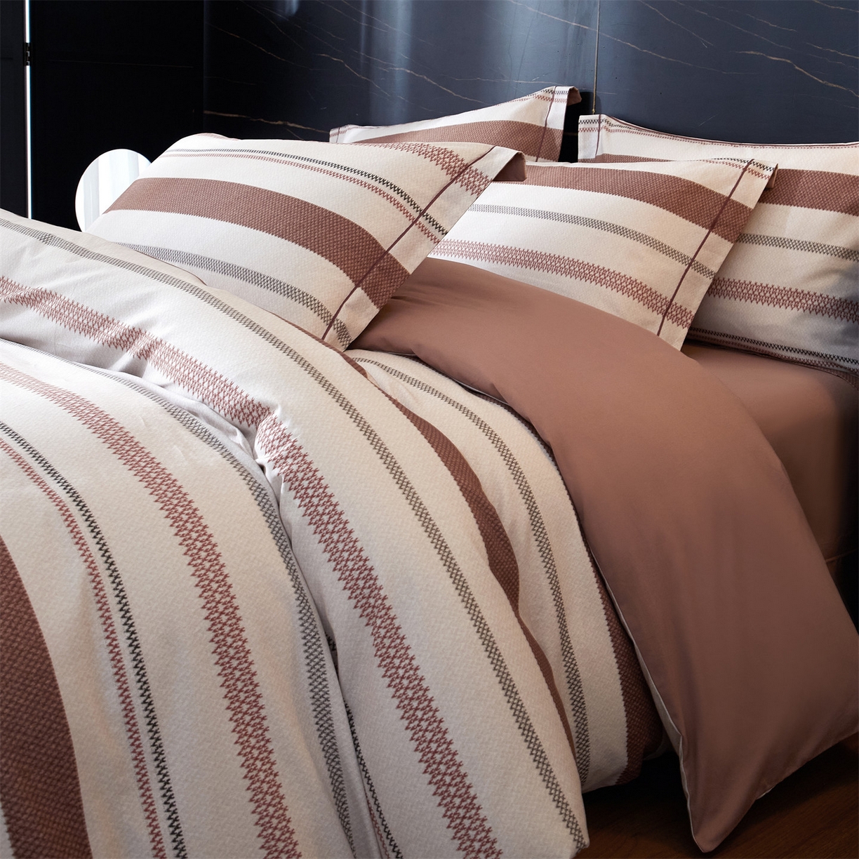 91家纺网 家纺一手货源 找家纺 曼秀琳 2025秋冬新款32支超柔生态磨毛四件套 川屿-咖