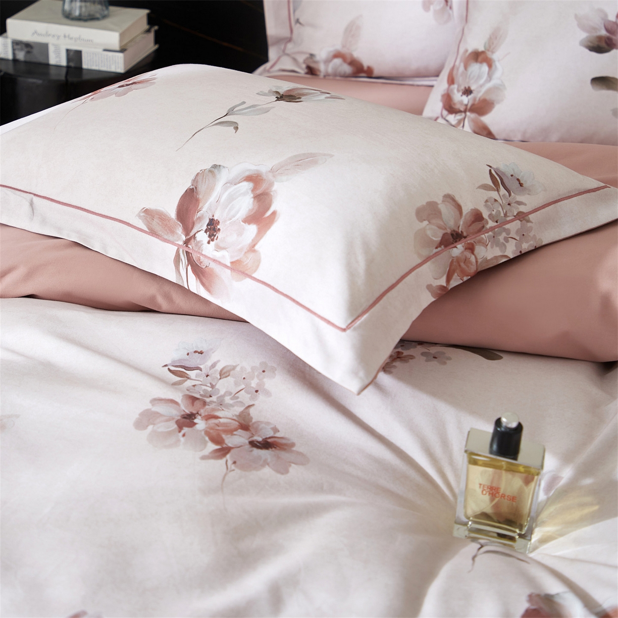 91家纺网 家纺一手货源 找家纺 （总1）曼秀琳2025秋冬新款全棉超柔数码印花磨毛四件套（32*21支） 花棠-粉