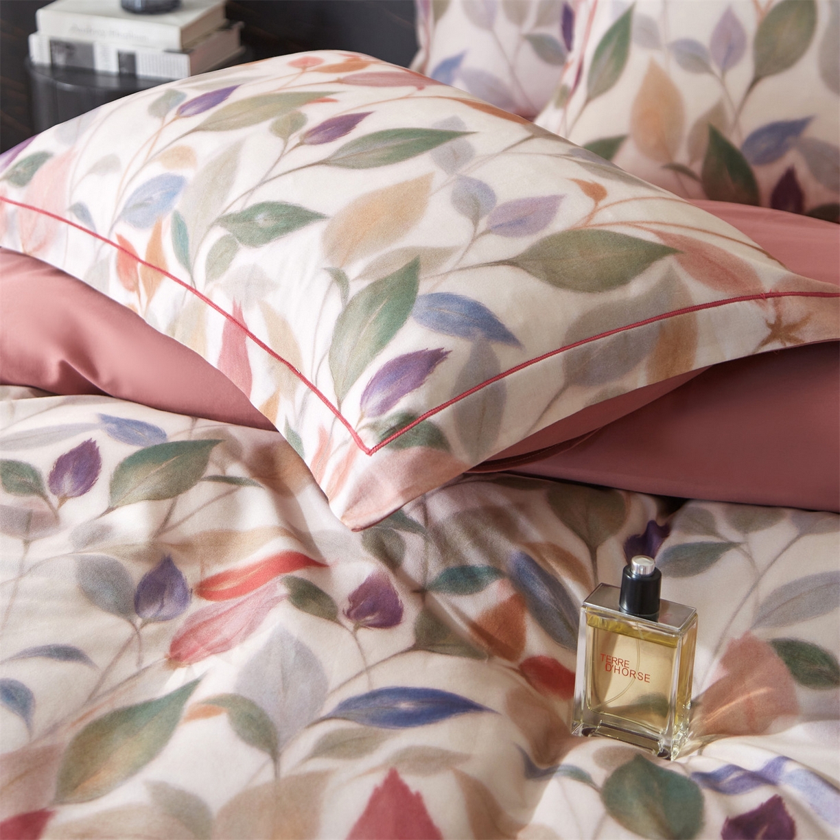 91家纺网 家纺一手货源 找家纺 （总1）曼秀琳2025秋冬新款全棉超柔数码印花磨毛四件套（32*21支） 景秋-红