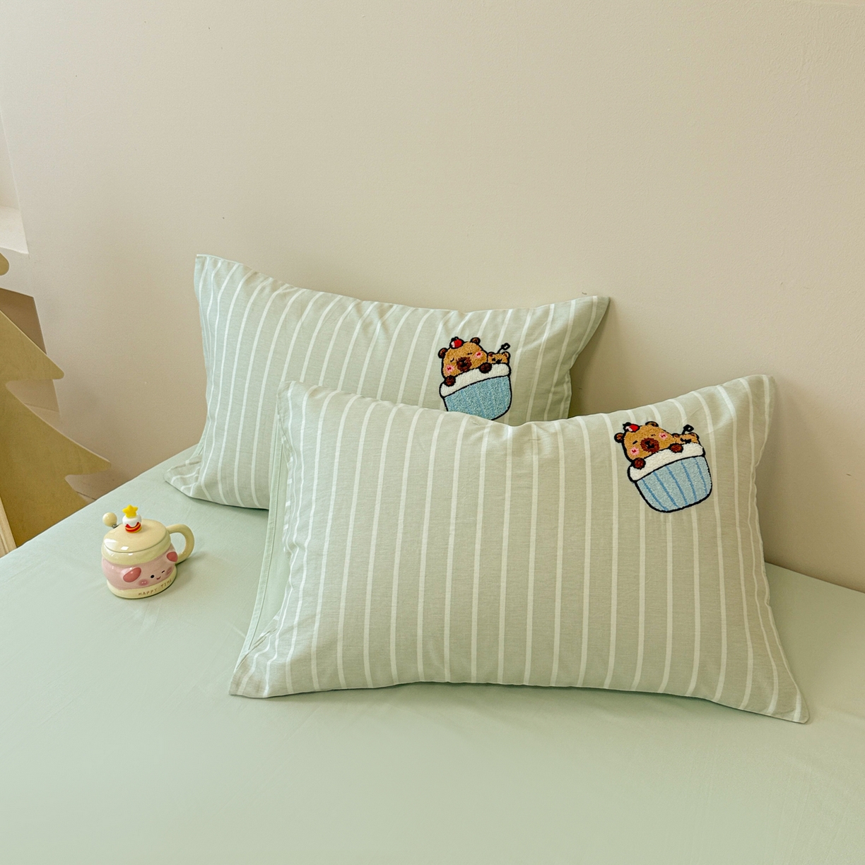 91家纺网 家纺一手货源 找家纺 （总）呗旺鹿 2025新款全棉纯棉条纹毛巾绣卡通单枕套 枕套单件