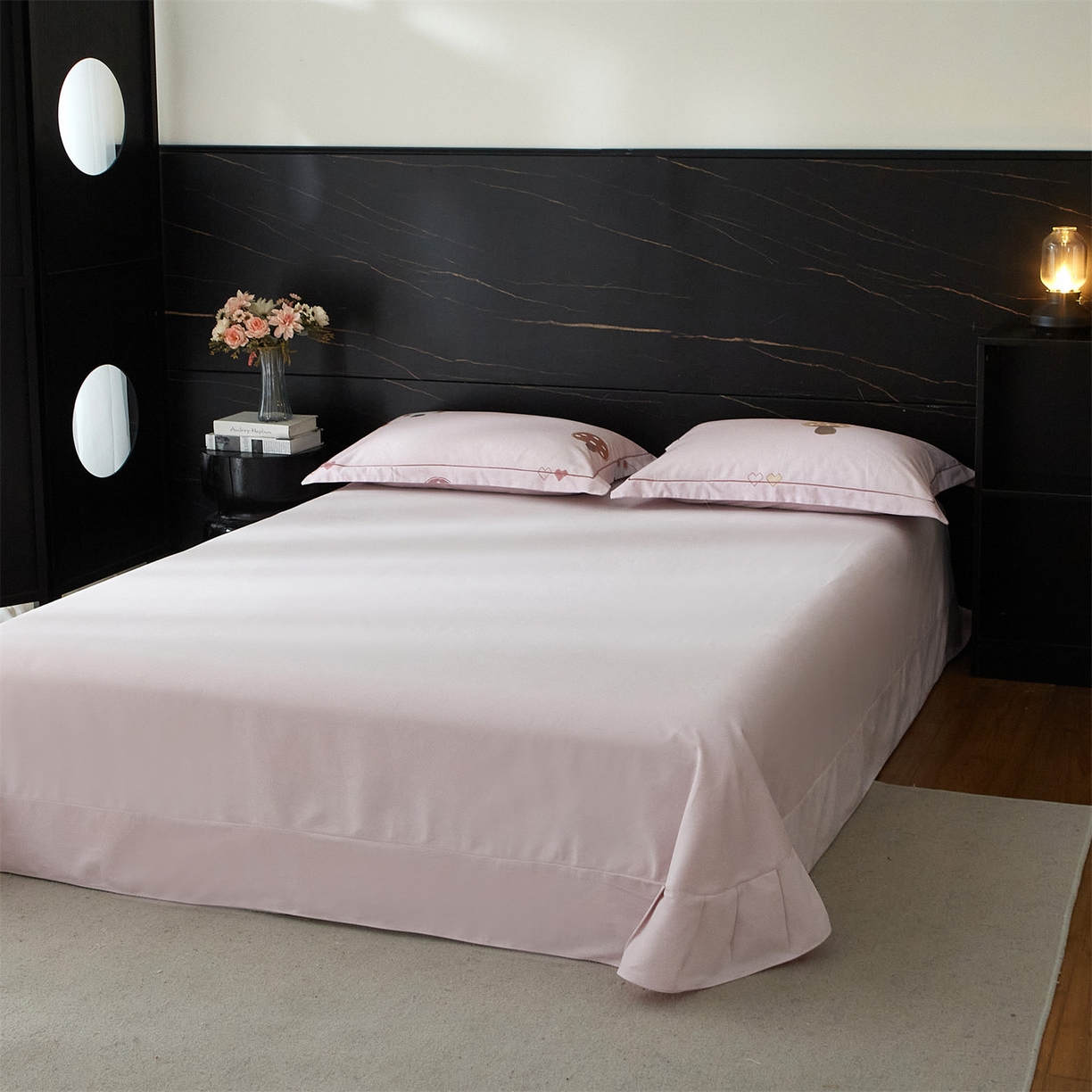 91家纺网 家纺一手货源 找家纺 曼秀琳 2025秋冬新款32支超柔生态磨毛四件套 蘑菇园-粉