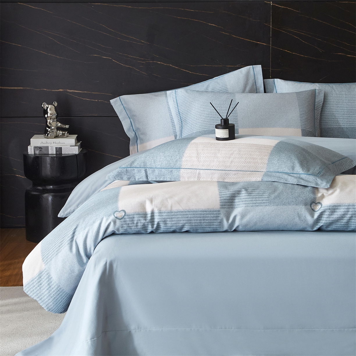 91家纺网 家纺一手货源 找家纺 曼秀琳 2025秋冬新款32支超柔生态磨毛四件套 沐弦-蓝