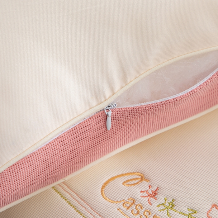 91家纺网 家纺一手货源 找家纺 圣之寐   2025新款新品  紫荆花决决子枕头枕芯 紫荆花决决子枕粉色48*74 