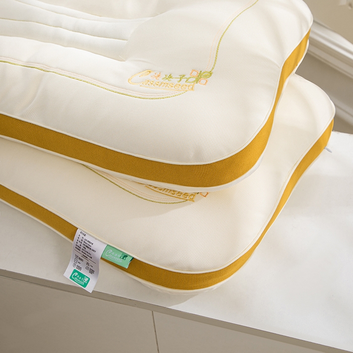 91家纺网 家纺一手货源 找家纺 圣之寐   2025新款新品  紫荆花决决子枕头枕芯 紫荆花决决子枕黄色48*74 